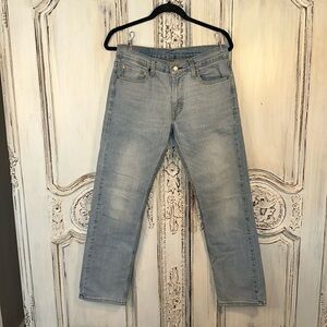 Levi’s W29/L30 Lightwash Highrise Straight Leg Jeans